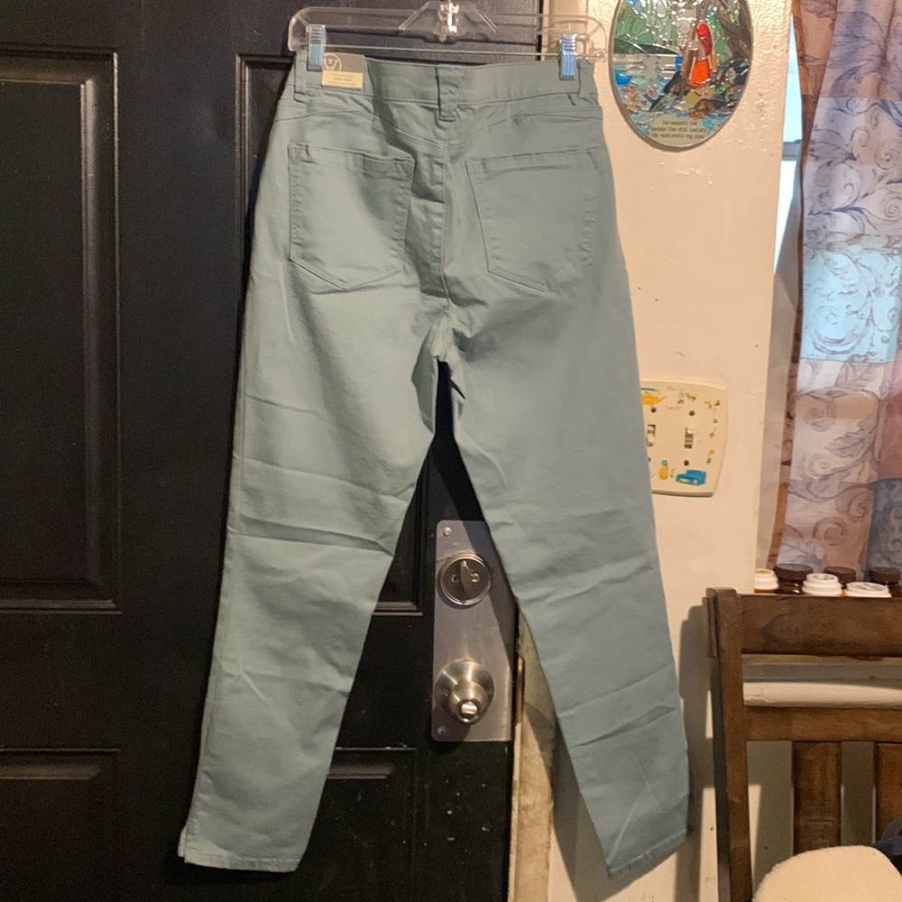 Women’s WIT & Wisdom Ab Solution High Rise Ankle Skimmer Pants - Picture 2 of 2